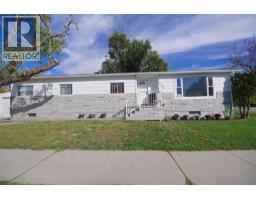 5203 42 Avenue, Taber — photo 3
