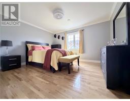 4 Warren Drive thumbnail 12