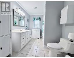4 Warren Drive thumbnail 13