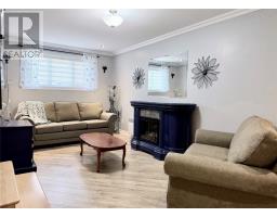 4 Warren Drive thumbnail 14
