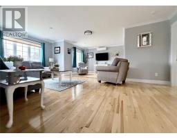 4 Warren Drive thumbnail 4