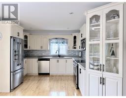 4 Warren Drive thumbnail 9