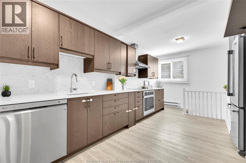 7565 St. Rose, Windsor — photo 11