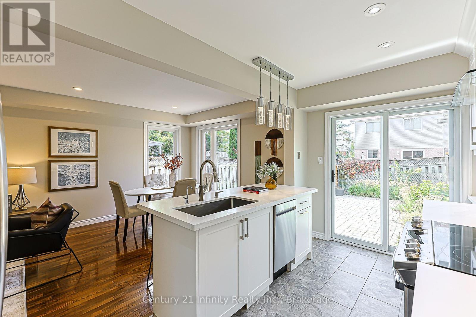 8 Weaver Street, Clarington, ON photo 13