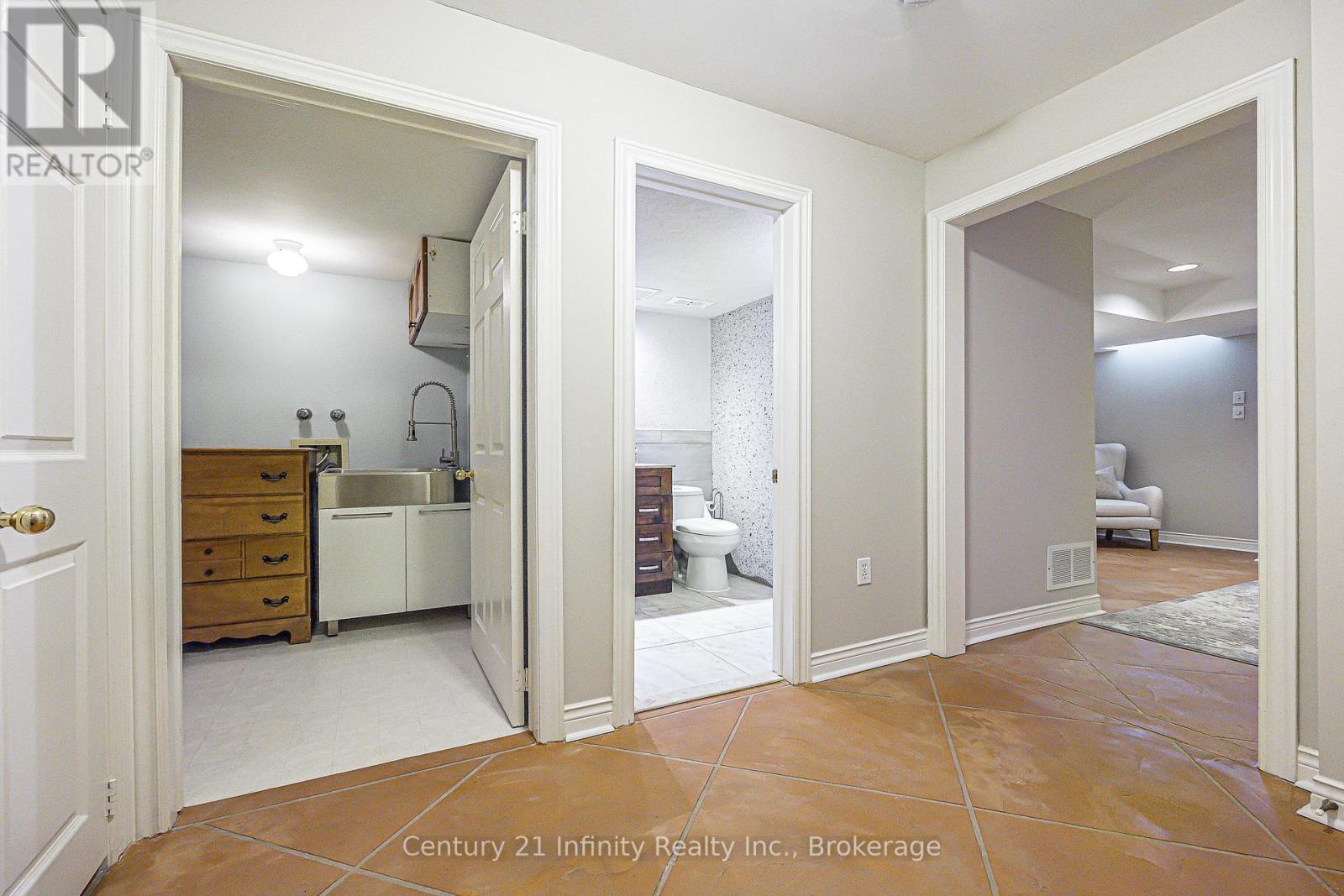 8 Weaver Street, Clarington, ON photo 21