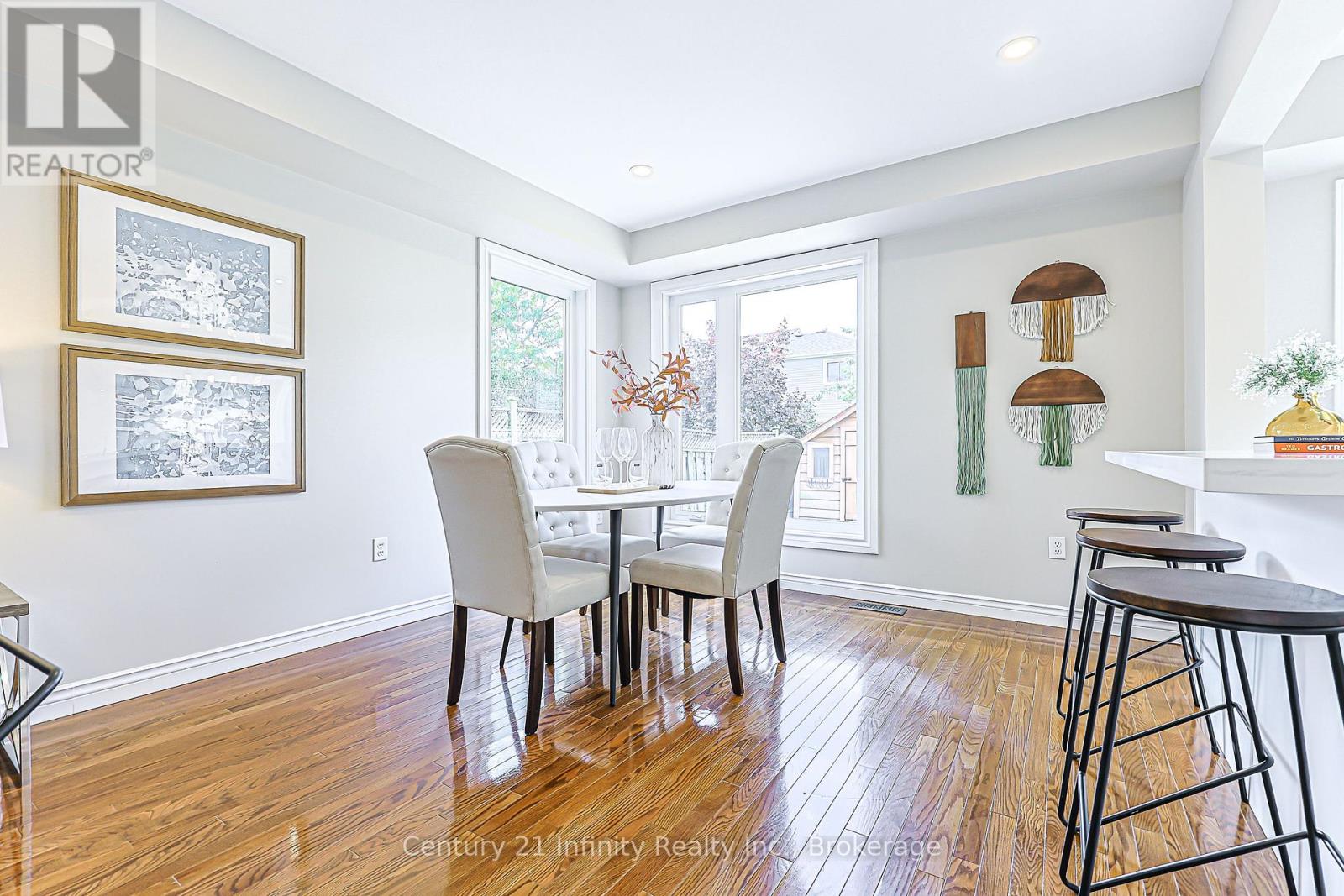 8 Weaver Street, Clarington, ON photo 5
