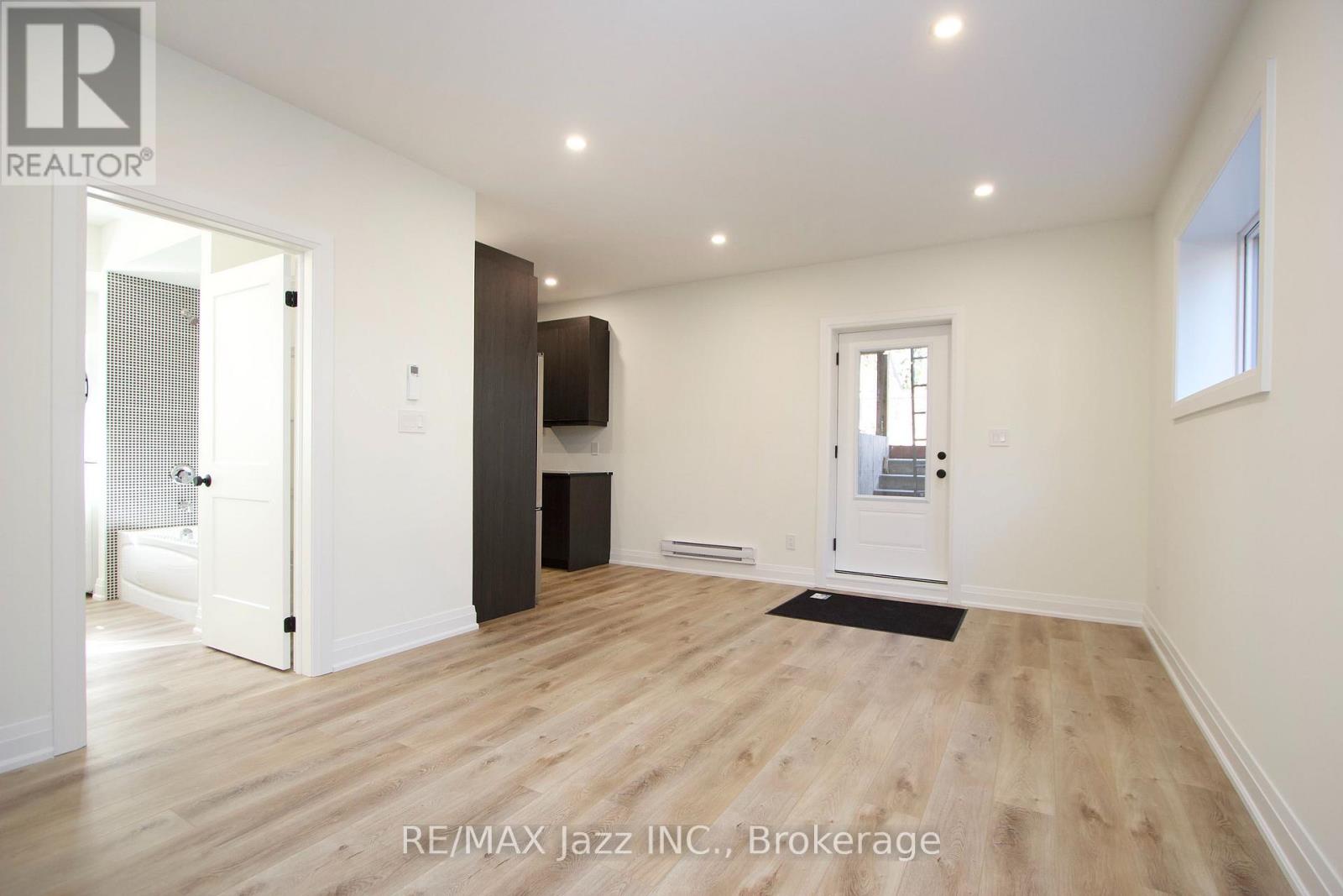 UPPER- 639 Hortop Street, Oshawa, ON photo 10