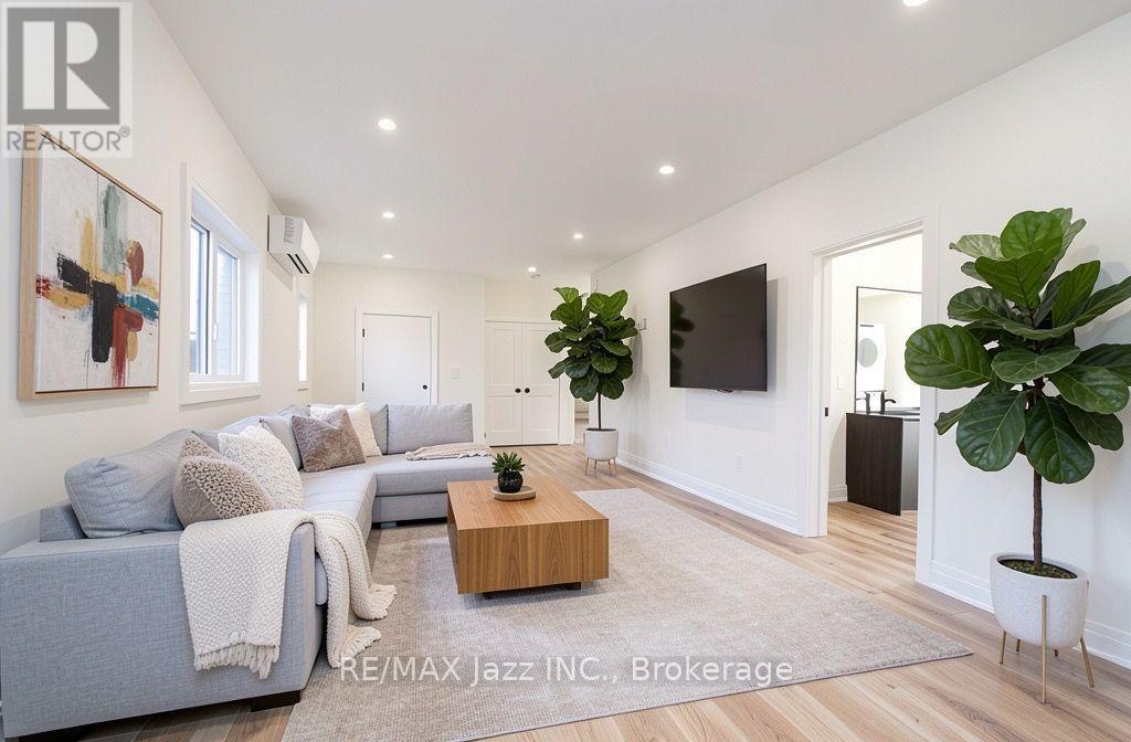 UPPER- 639 Hortop Street, Oshawa, ON photo 3