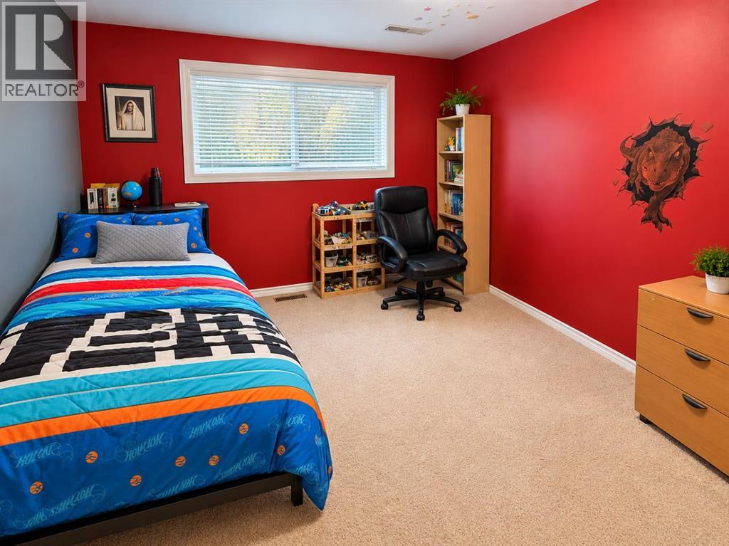 1521 19 Avenue N, photo 15 of 18