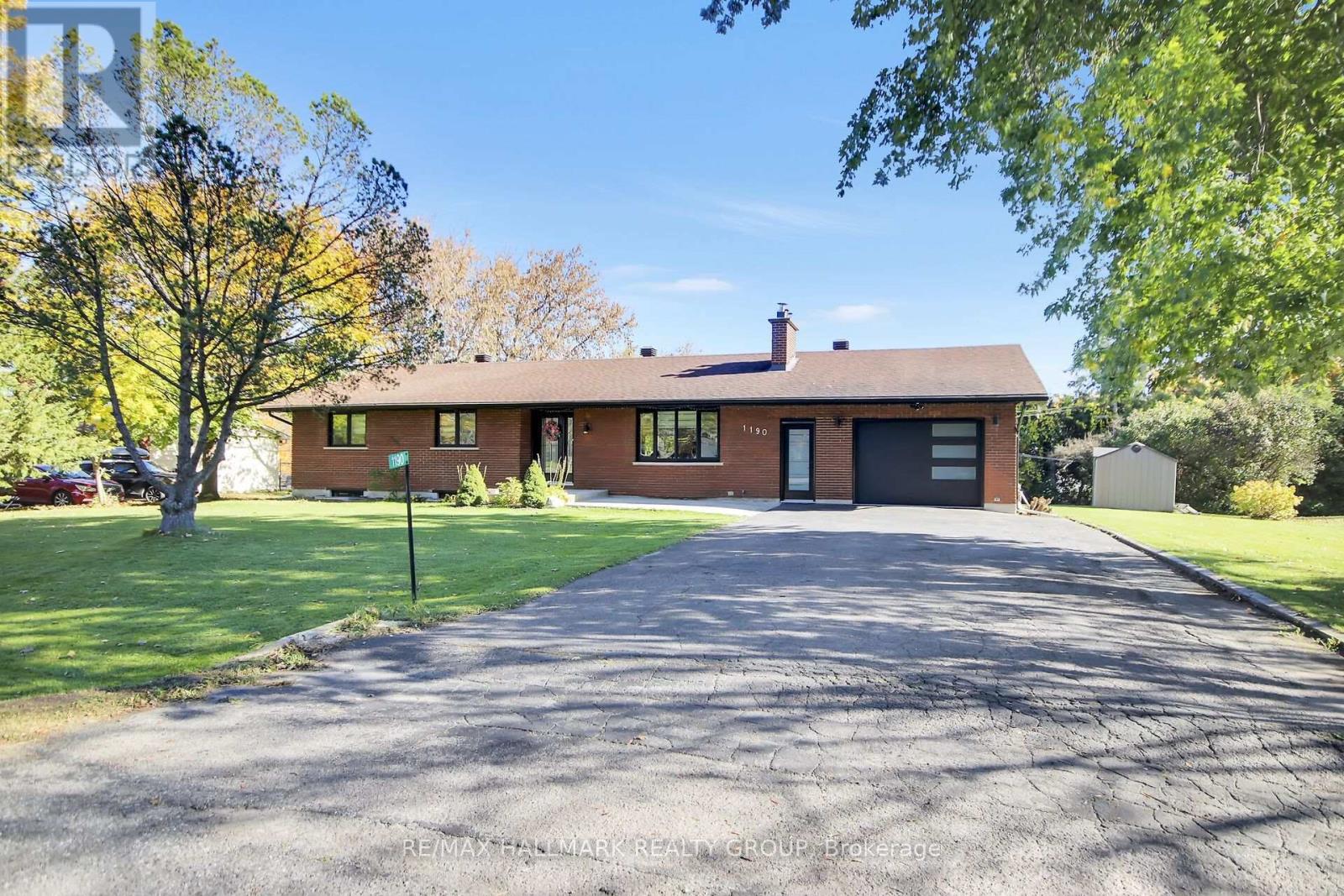 Front Exterior & Driveway