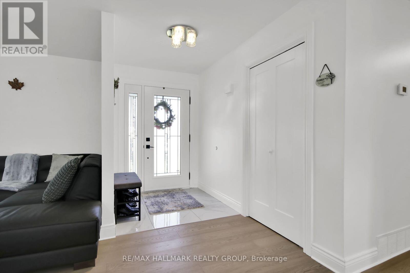Front Entrance & Foyer