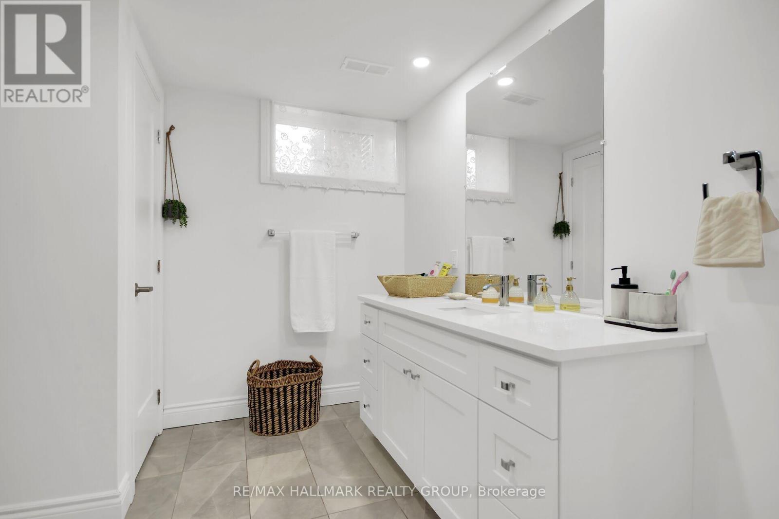 Modern Basement Bathroom