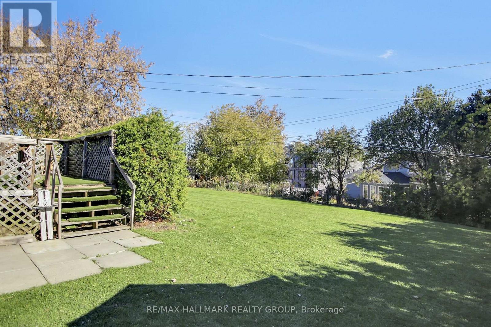 Backyard & Deck Access