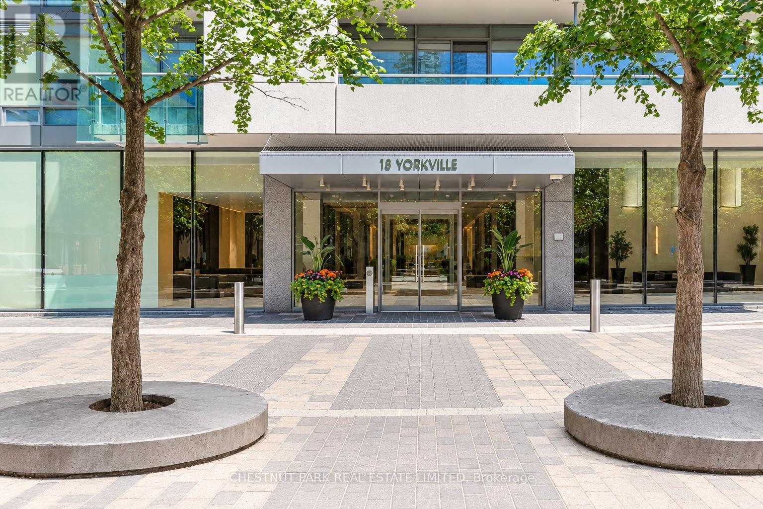 Photo of 18 Yorkville Avenue