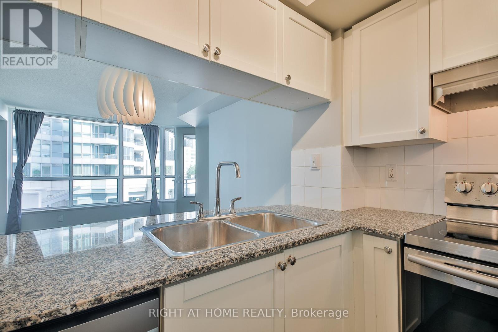 222- 230 Queens Quay West, Toronto, ON photo 30