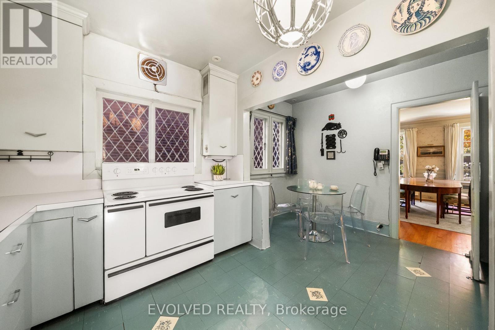 4 Dunloe Road, Toronto, ON photo 11