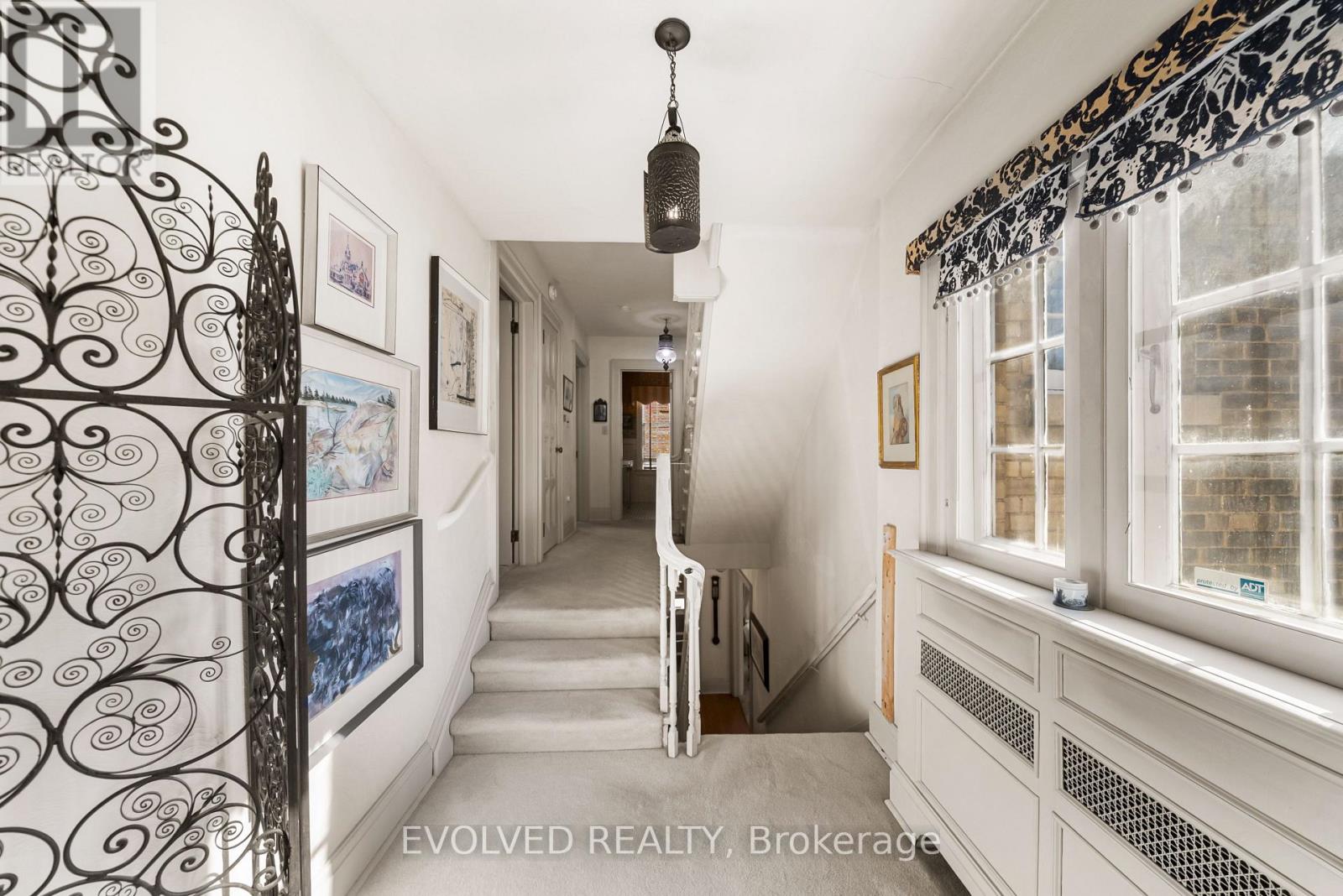 4 Dunloe Road, Toronto, ON photo 16