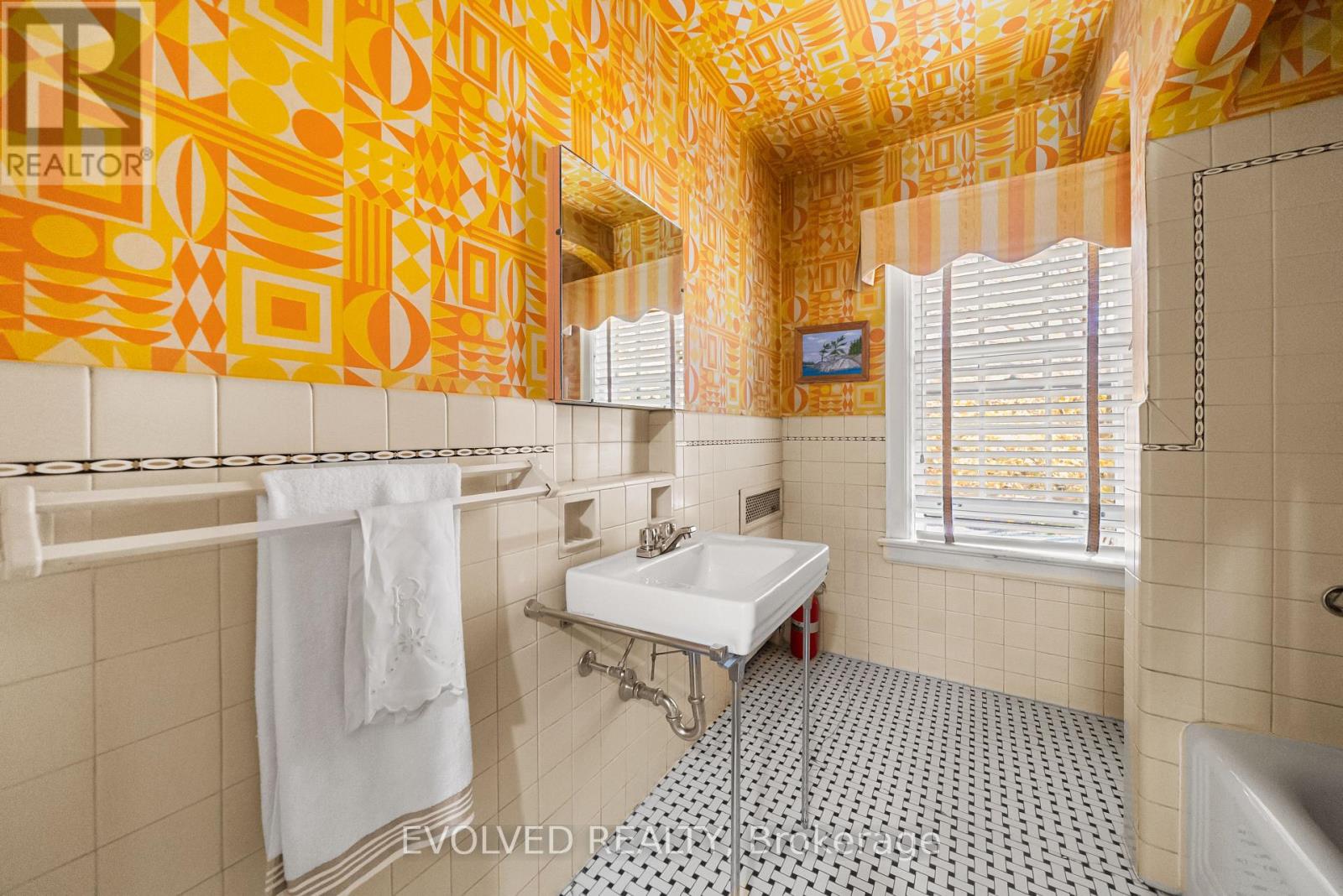 4 Dunloe Road, Toronto, ON photo 17
