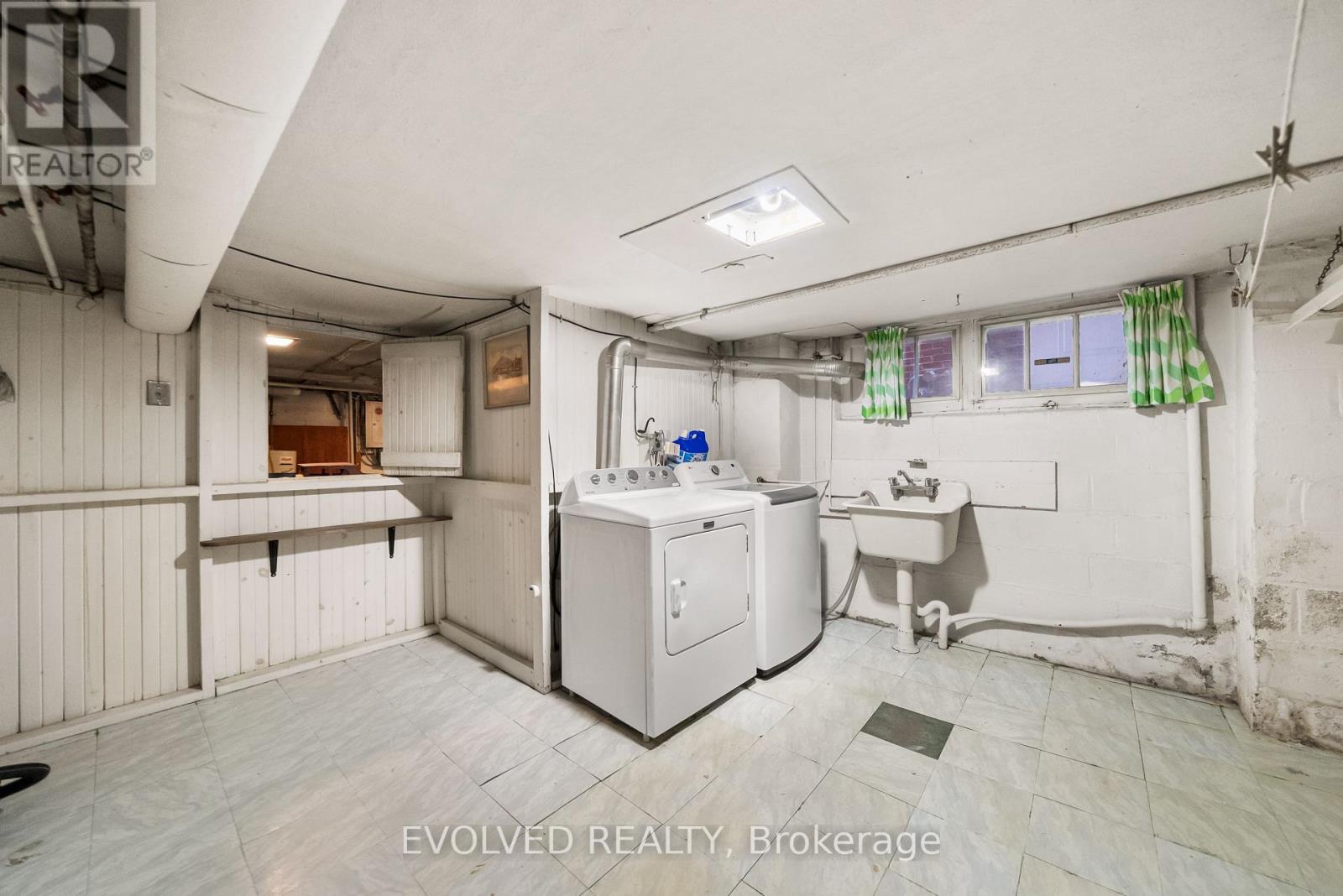 4 Dunloe Road, Toronto, ON photo 36