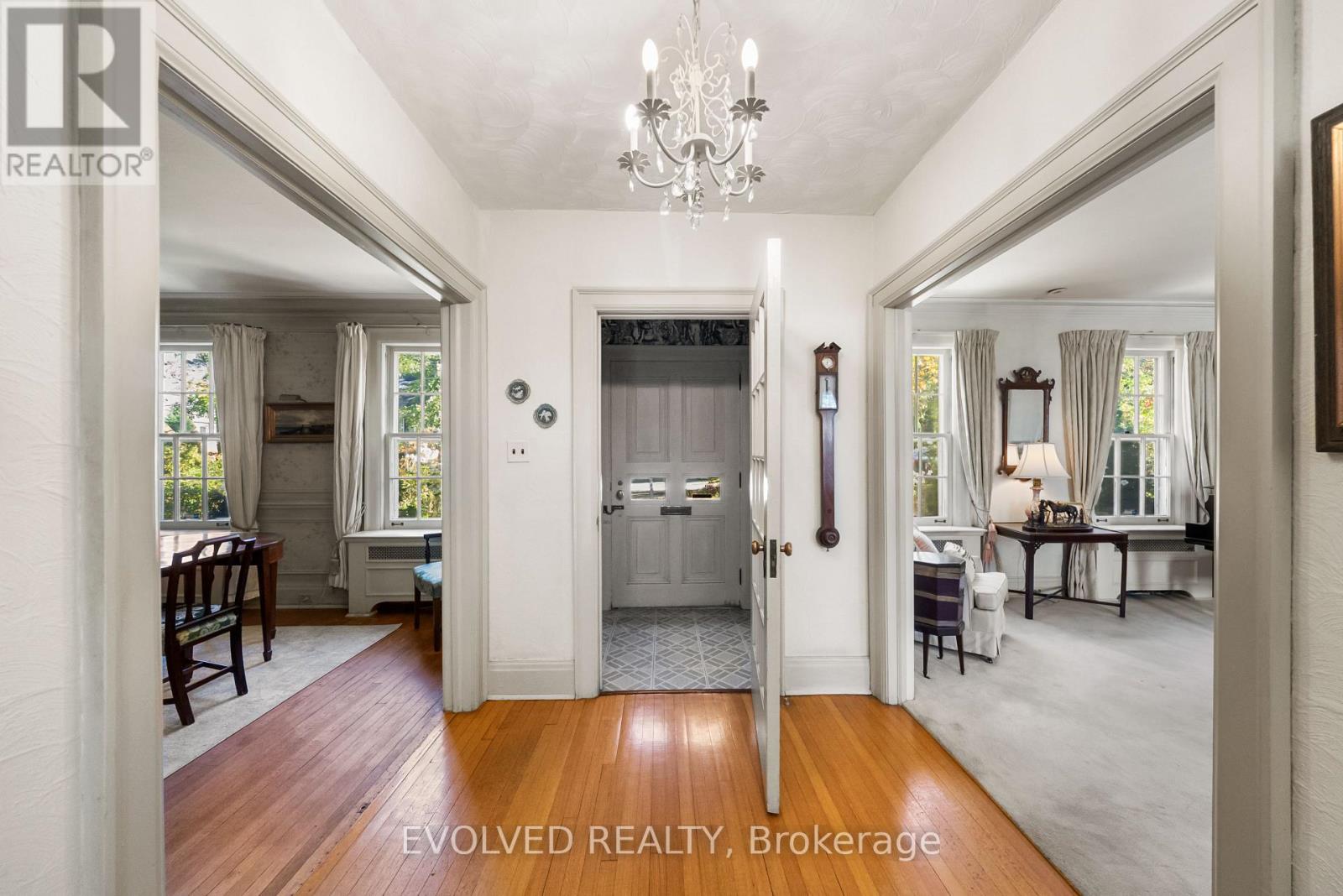 4 Dunloe Road, Toronto, ON photo 6