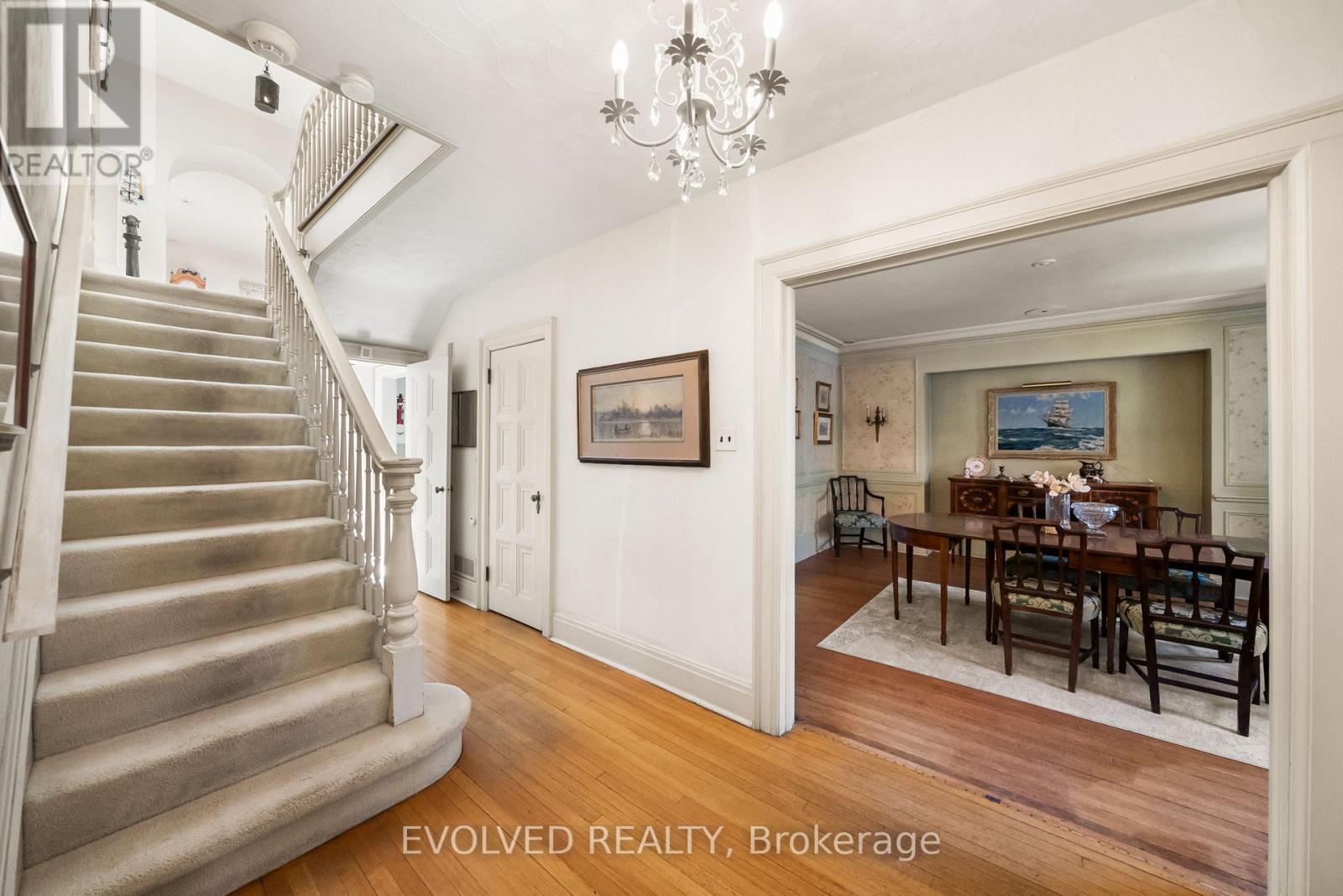 4 Dunloe Road, Toronto, ON photo 7