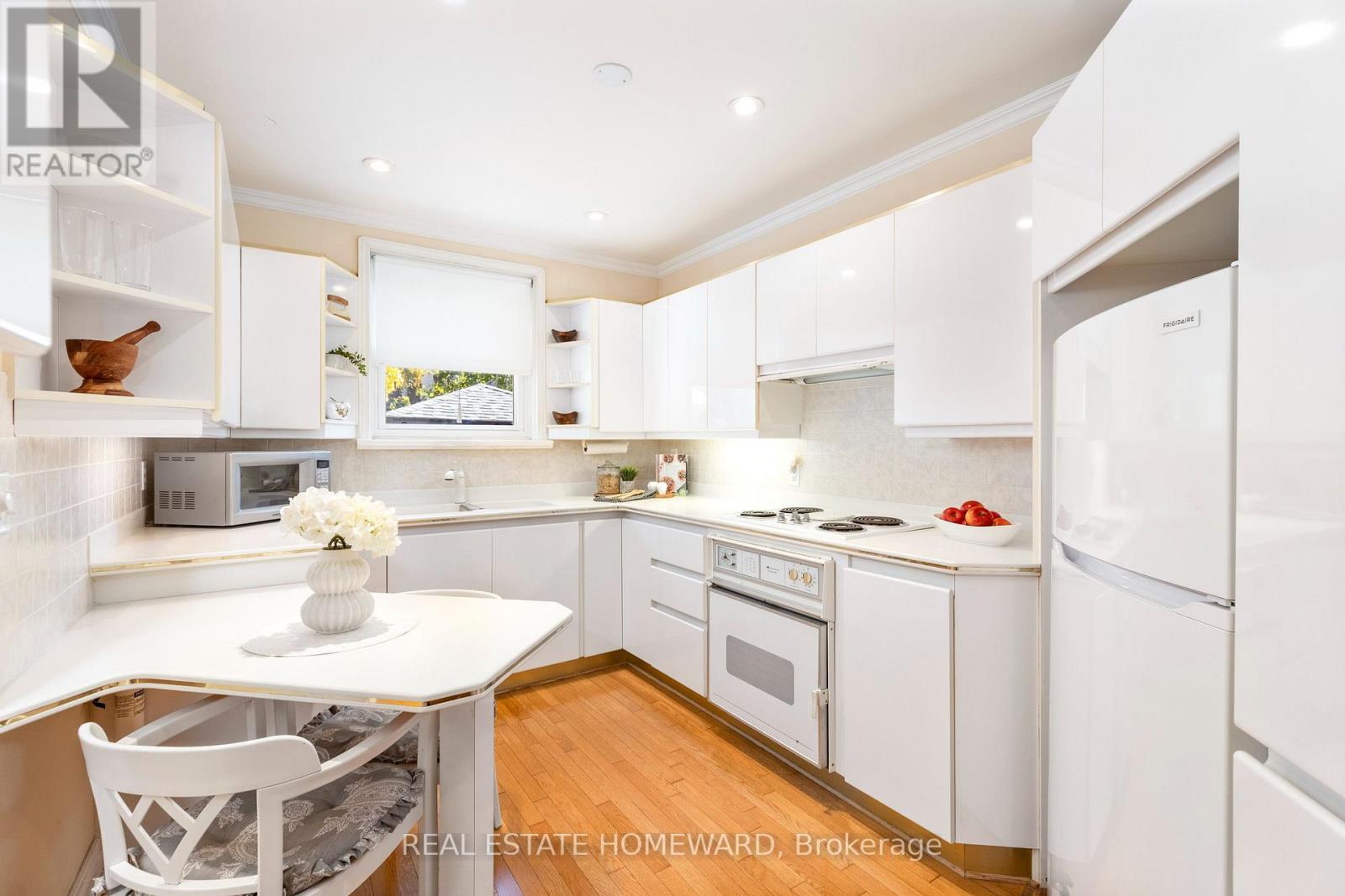 275 Blantyre Avenue, Toronto, ON photo 10