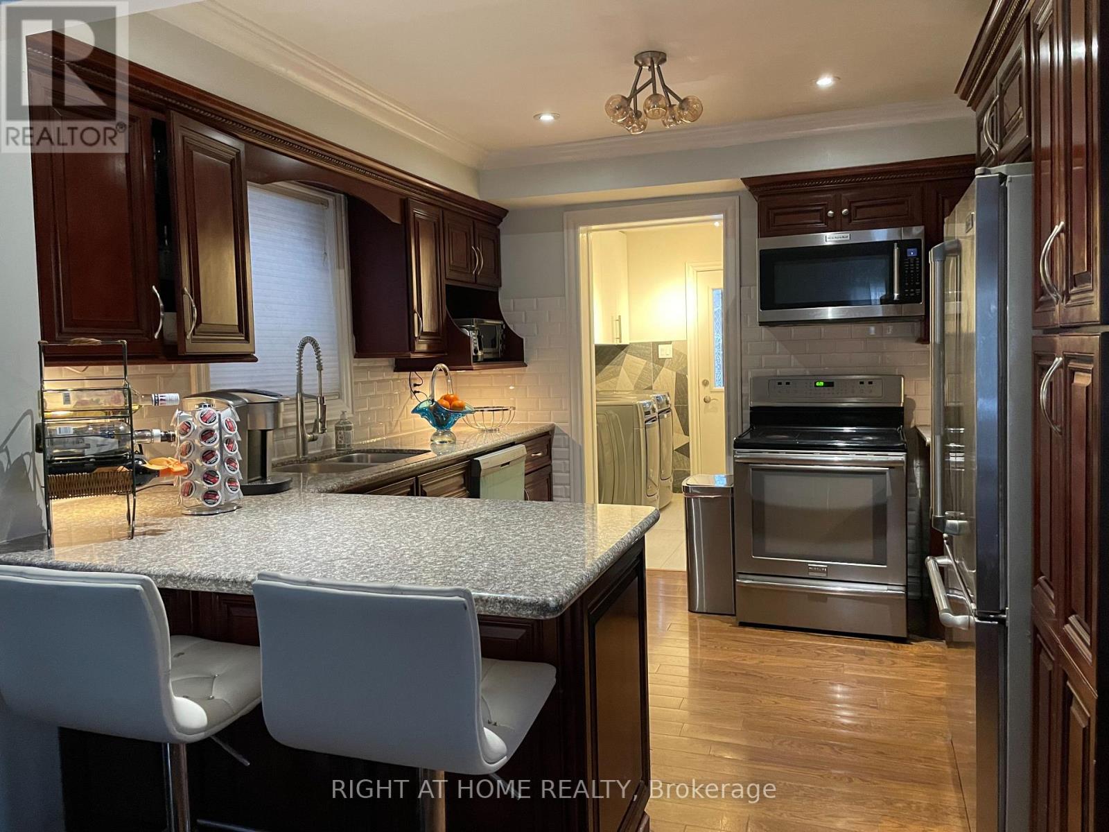 1689 Major Oaks Road, Pickering, ON photo 11
