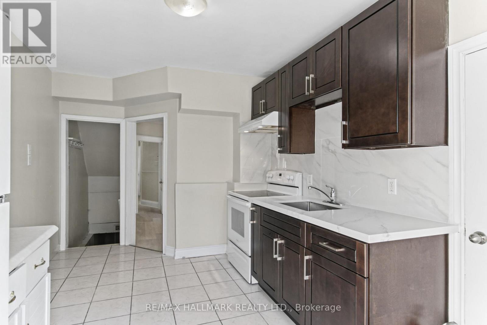 20 Kelvin Avenue, Toronto, ON photo 13