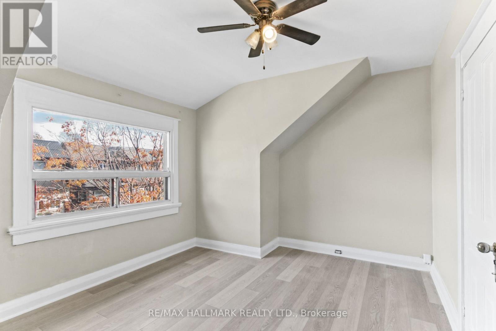20 Kelvin Avenue, Toronto, ON photo 18