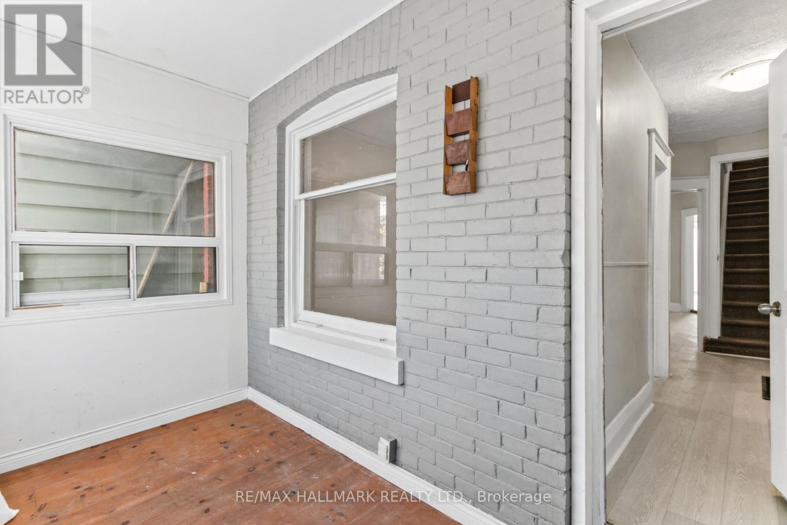 20 Kelvin Avenue, Toronto, ON photo 2