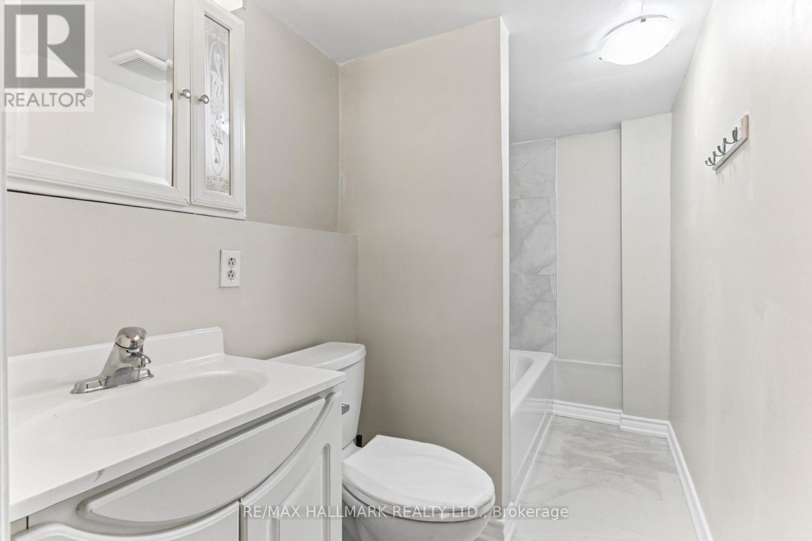 20 Kelvin Avenue, Toronto, ON photo 26