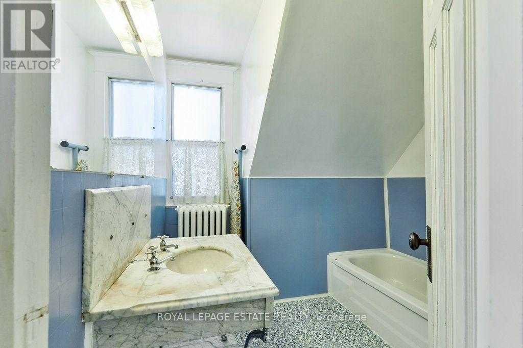 26 Bingham Avenue, Toronto, ON photo 17