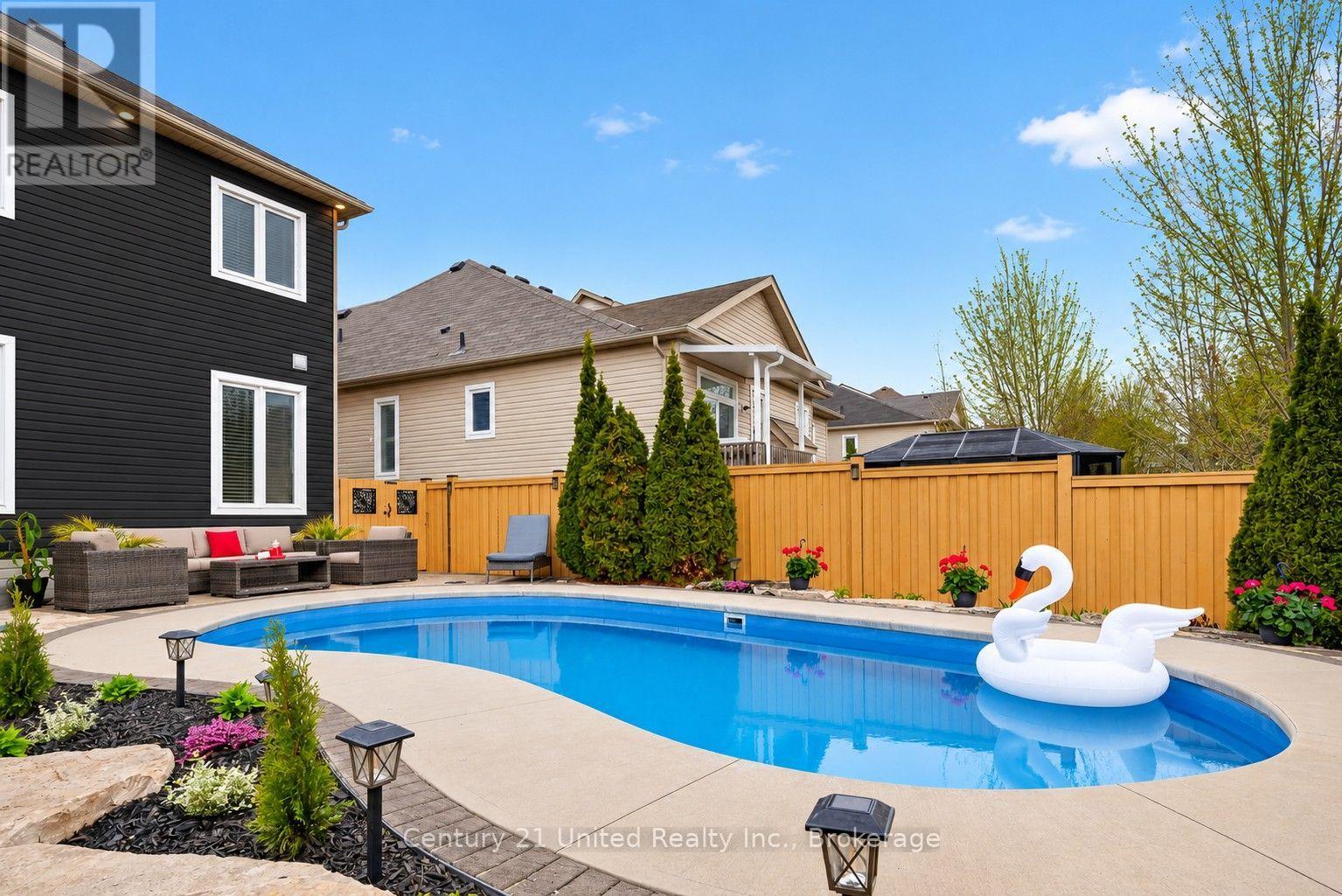 696 FISHER Street, Cobourg, ON photo 37