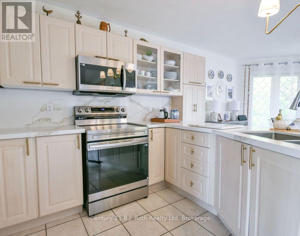 40 Marchand Drive, Penetanguishene photo 8