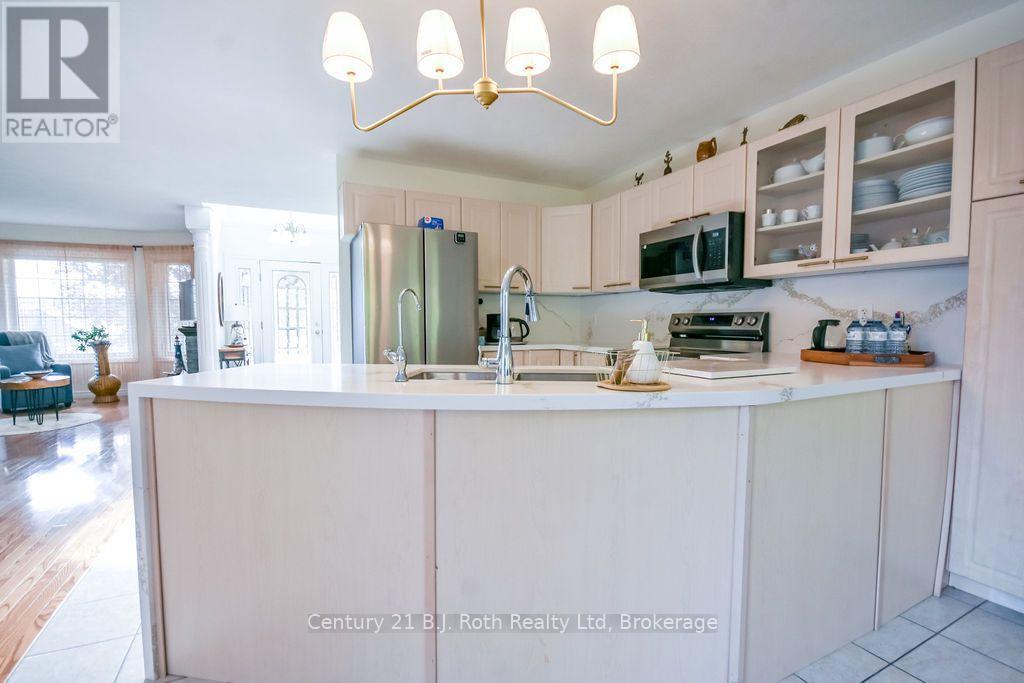 40 Marchand Drive, Penetanguishene photo 9