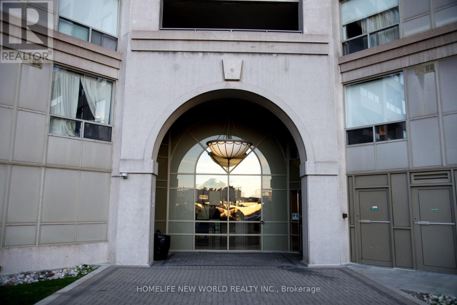 507- 9015 Leslie Street, Richmond Hill, ON photo 2