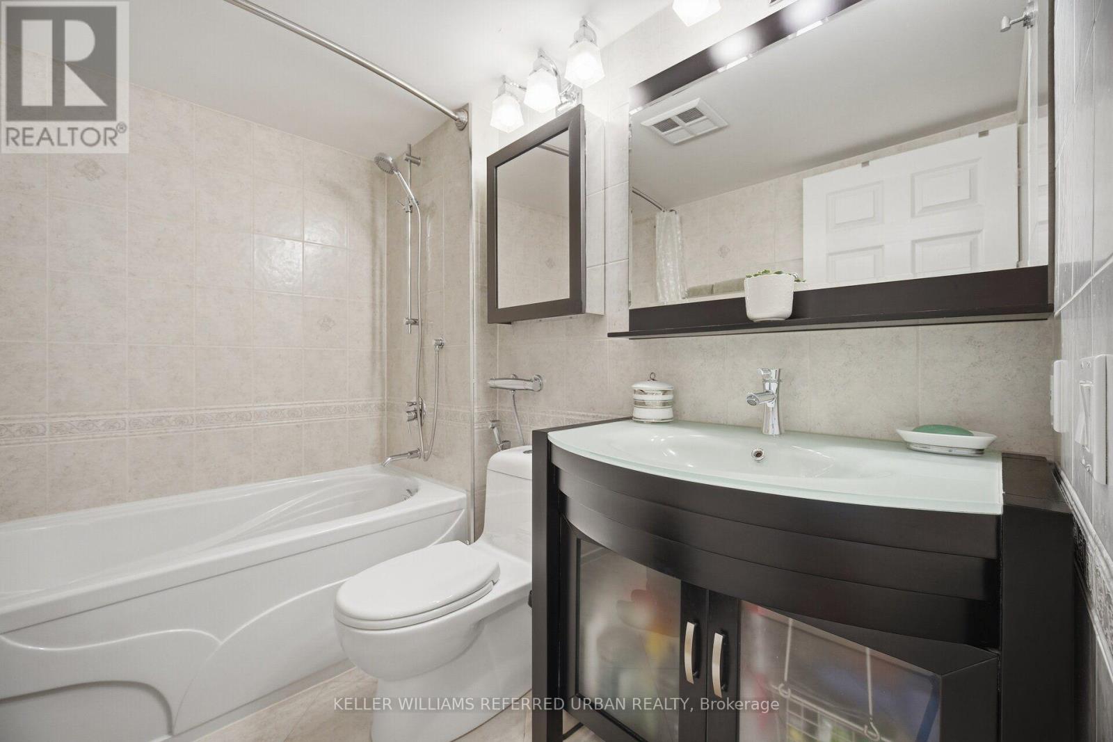 Ph307- 5 Emerald Lane, Vaughan, ON photo 11