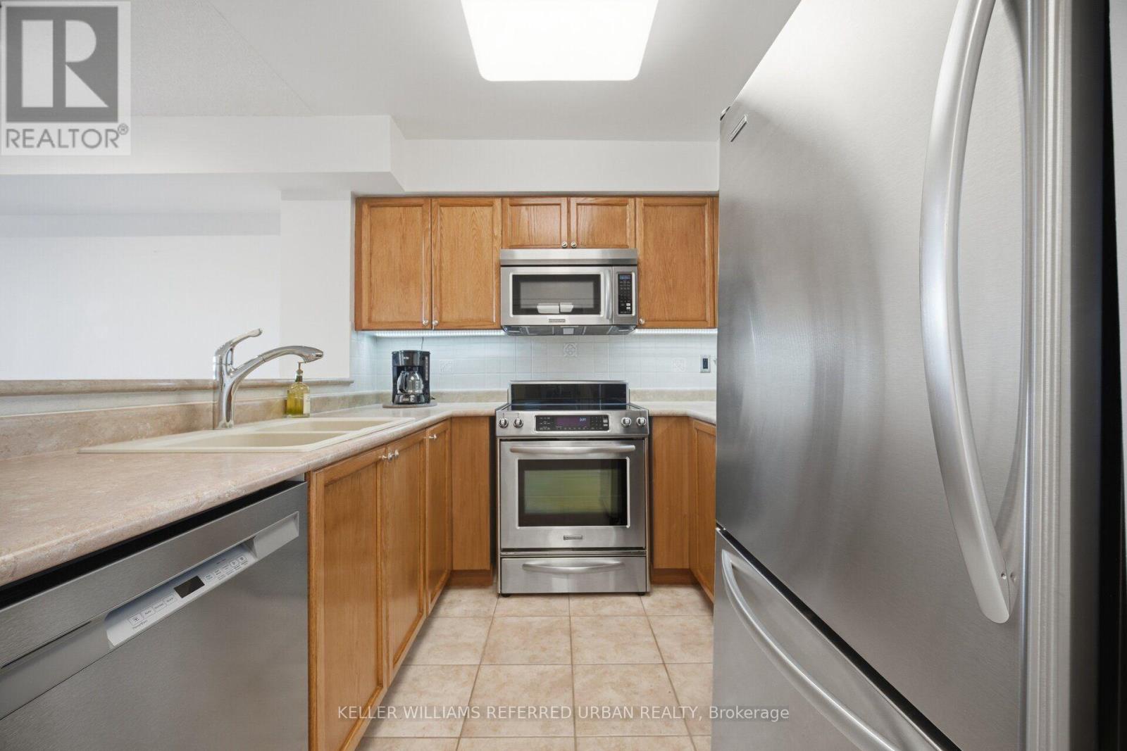 Ph307- 5 Emerald Lane, Vaughan, ON photo 4