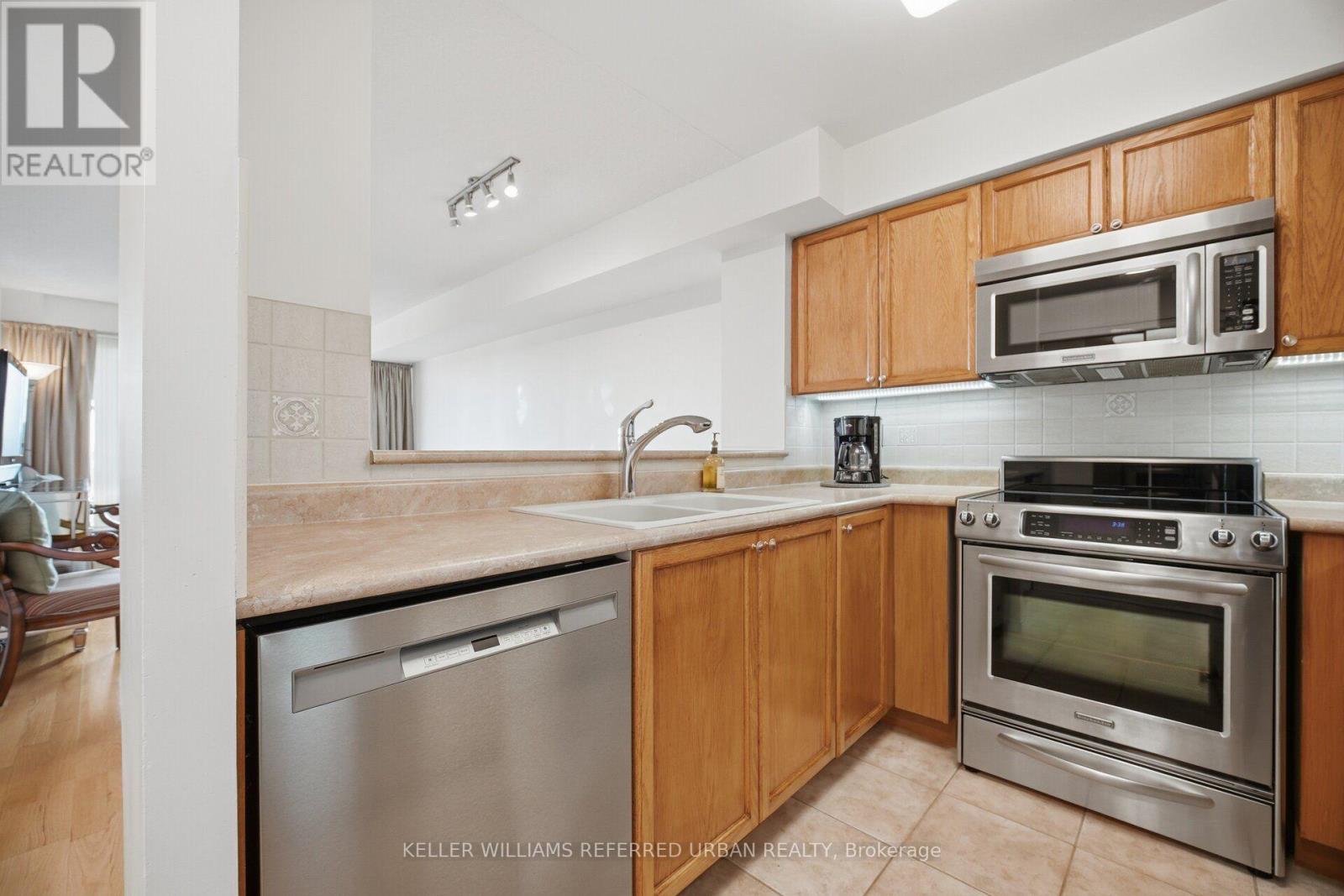 Ph307- 5 Emerald Lane, Vaughan, ON photo 5