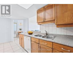 521 - 32 Clarissa Drive, Richmond Hill, ON L4C9R7 Photo 7