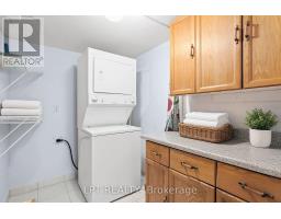 521 - 32 Clarissa Drive, Richmond Hill, ON L4C9R7 Photo 9