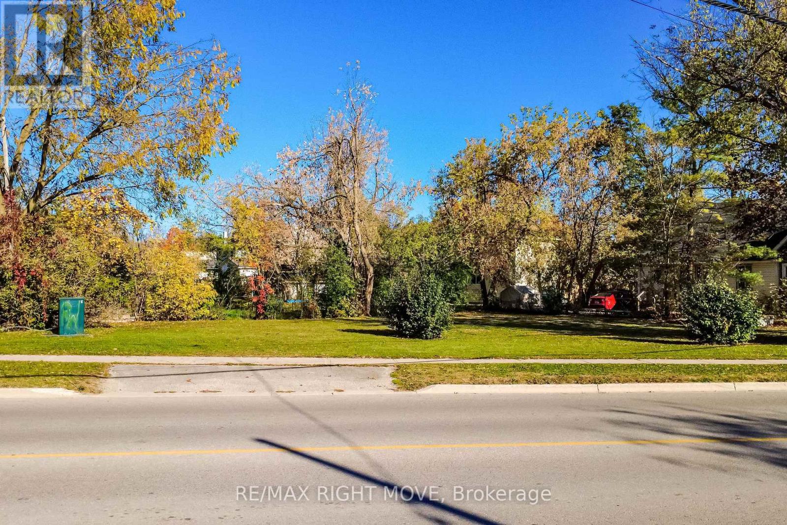 00110 James Street East, Orillia, ON photo 4
