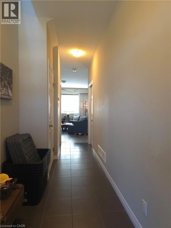 423 AVENS Street — photo 3
