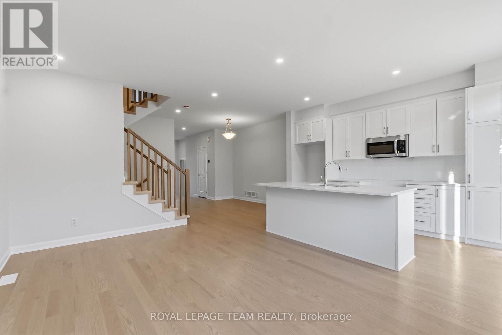 3 Bed, 3 Bath Townhouse for Sale in Ottawa – 831 FAIRLINE ROW, Ottawa – MLS# X12854668 - Image 16