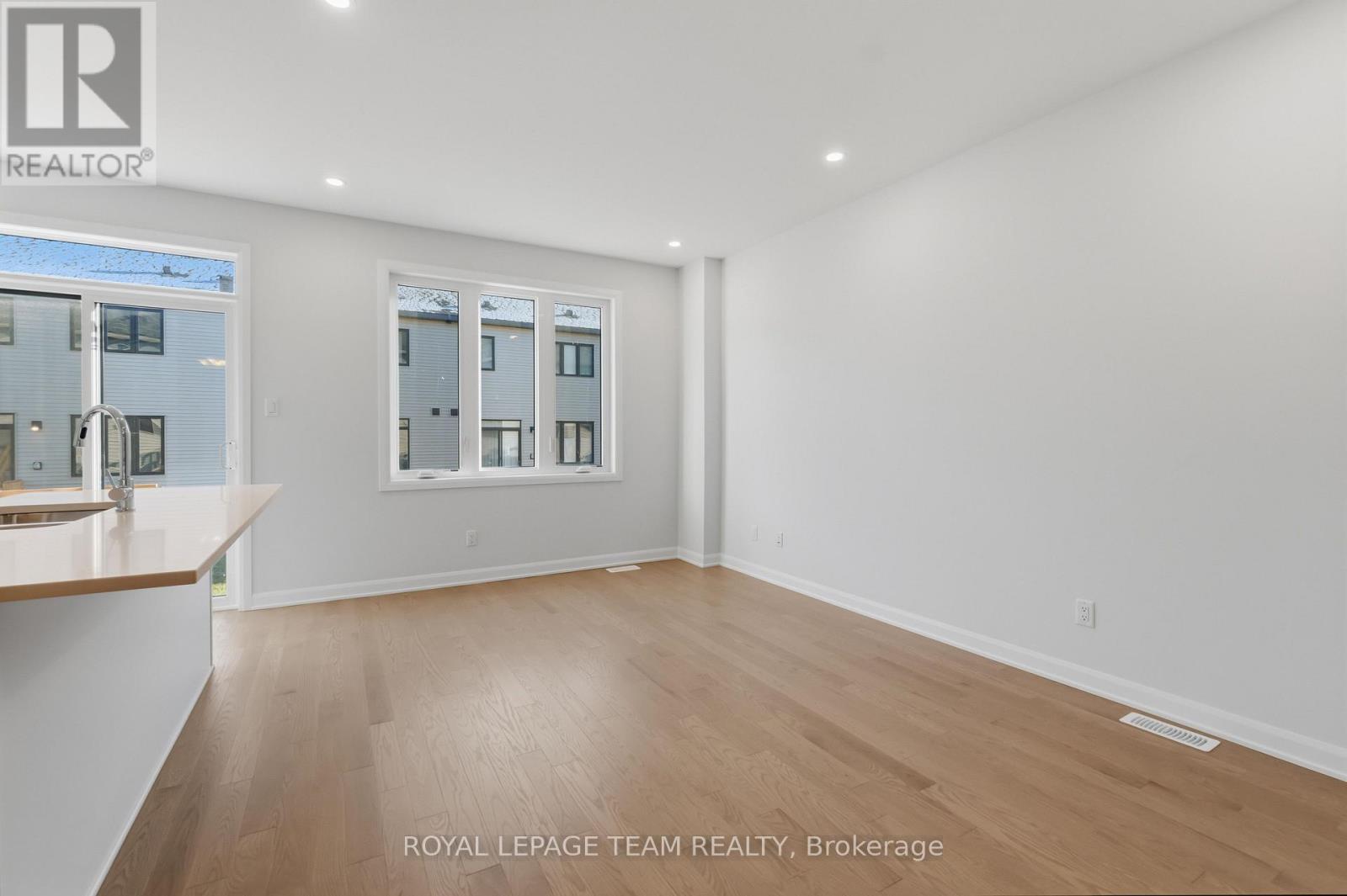 3 Bed, 3 Bath Townhouse for Sale in Ottawa – 831 FAIRLINE ROW, Ottawa – MLS# X12854668 - Image 11