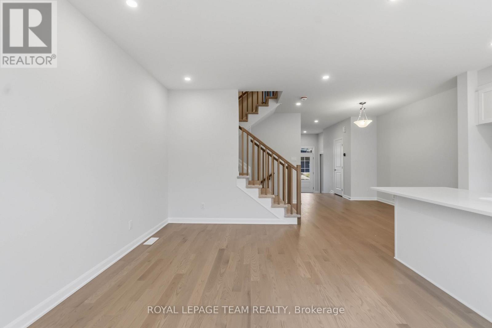 3 Bed, 3 Bath Townhouse for Sale in Ottawa – 831 FAIRLINE ROW, Ottawa – MLS# X12854668 - Image 17