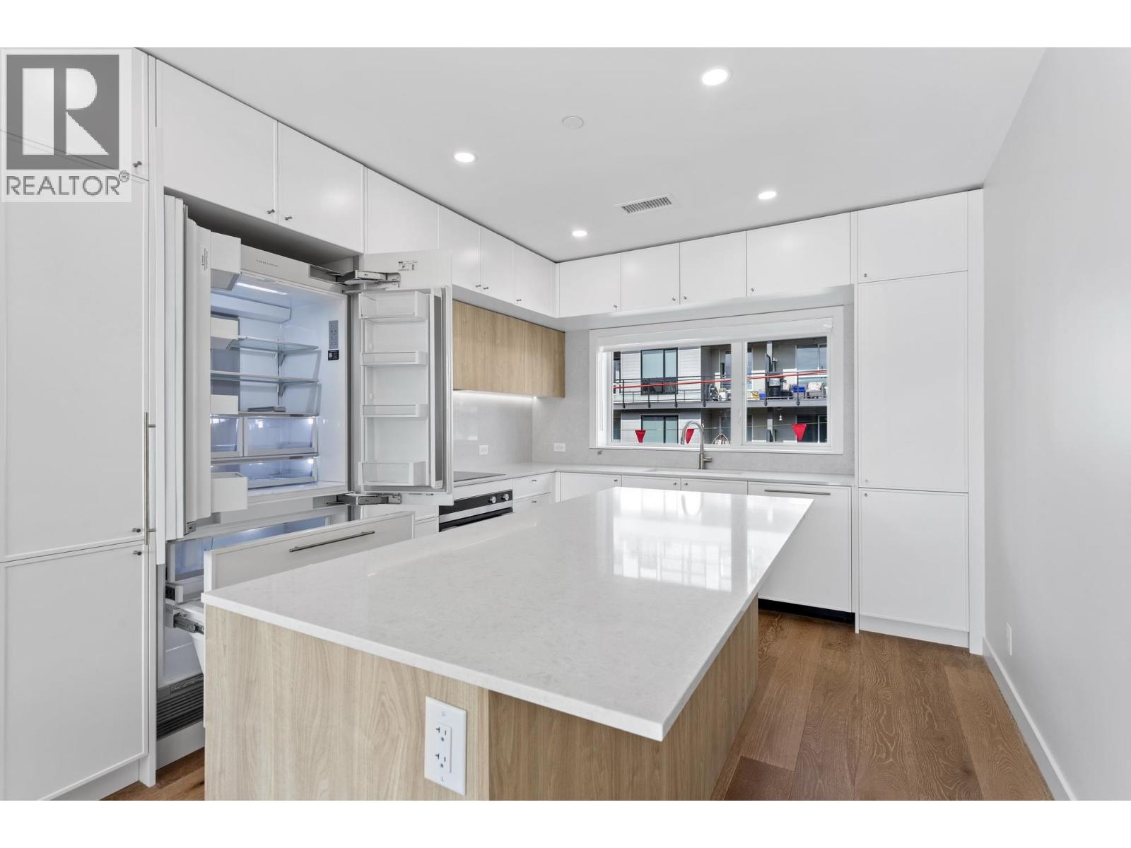 234 602 E 2nd Street, North Vancouver — photo 6
