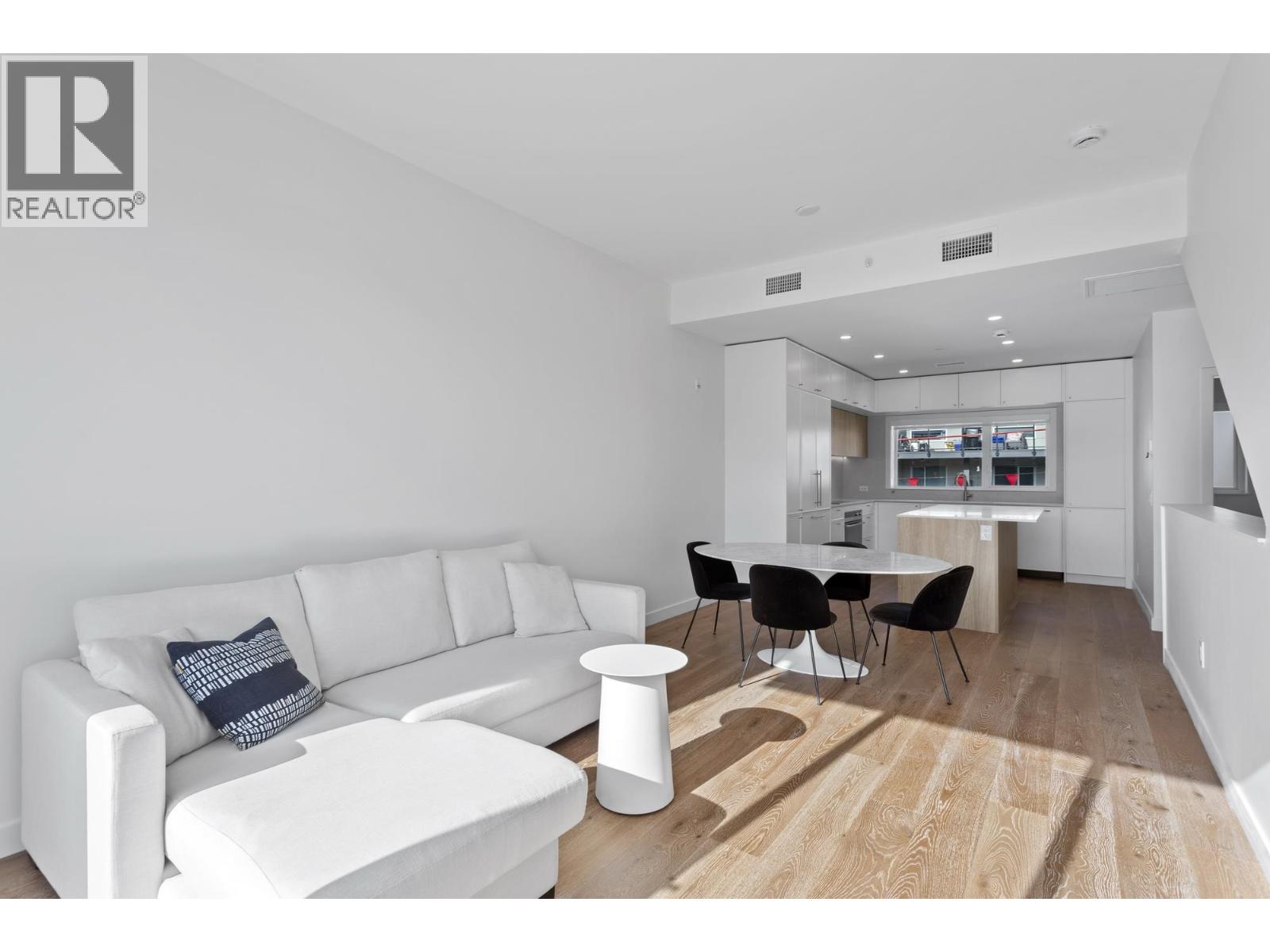 234 602 E 2nd Street, North Vancouver — photo 9