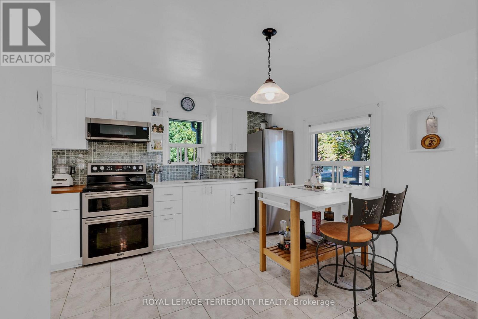 1052 GLENGROVE AVENUE - 10