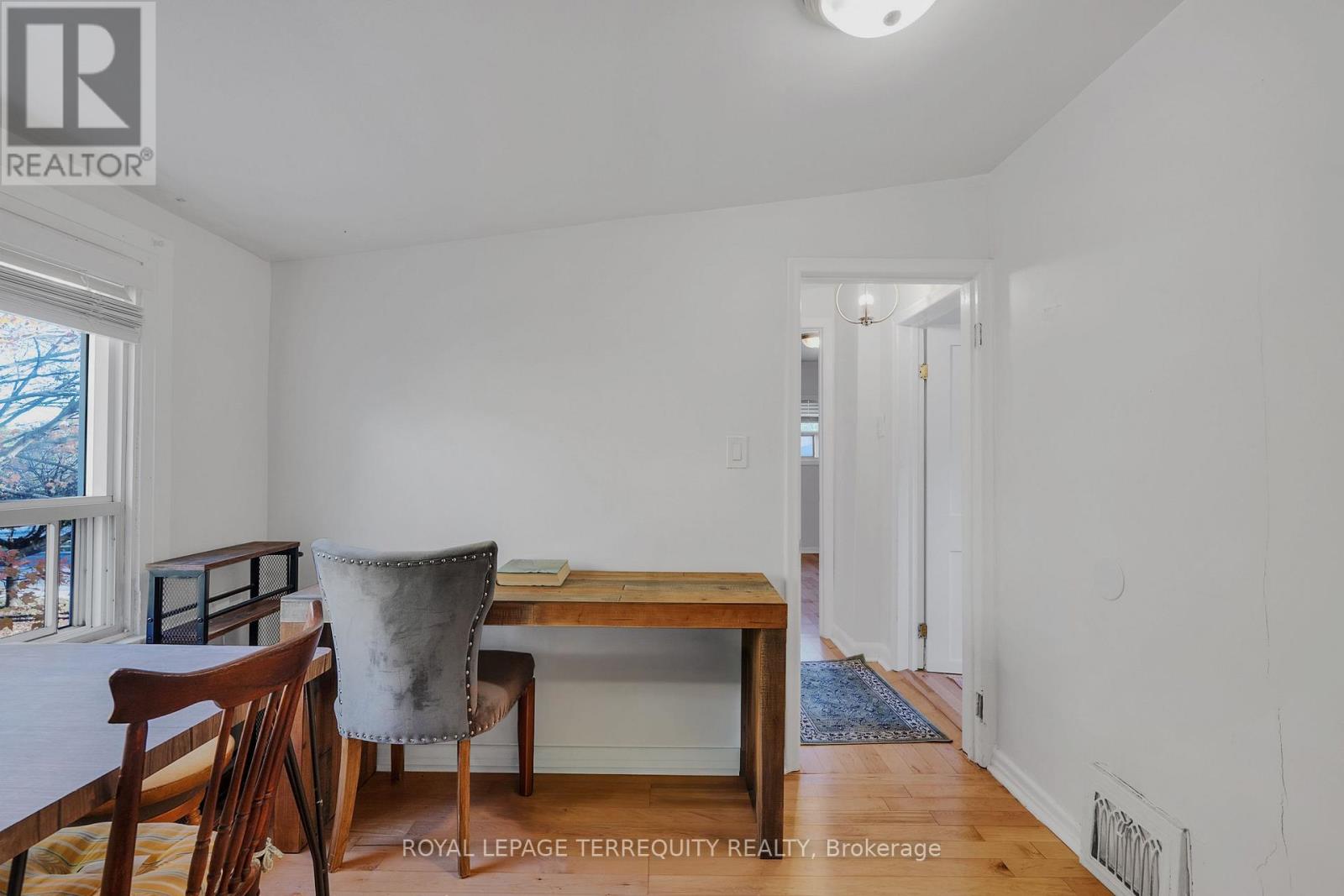 1052 GLENGROVE AVENUE - 14